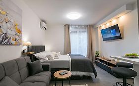 Studio Apartment Mot